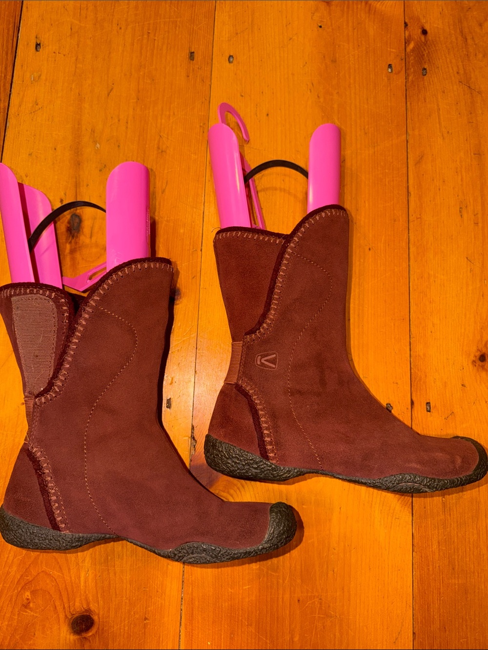 Keen Boots maroon wine color Suede Mid-Calf lined easy pull on 7.5 - Picture 3 of 11